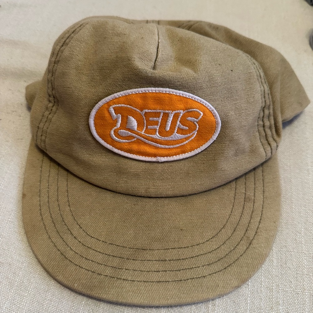 Deus snapback